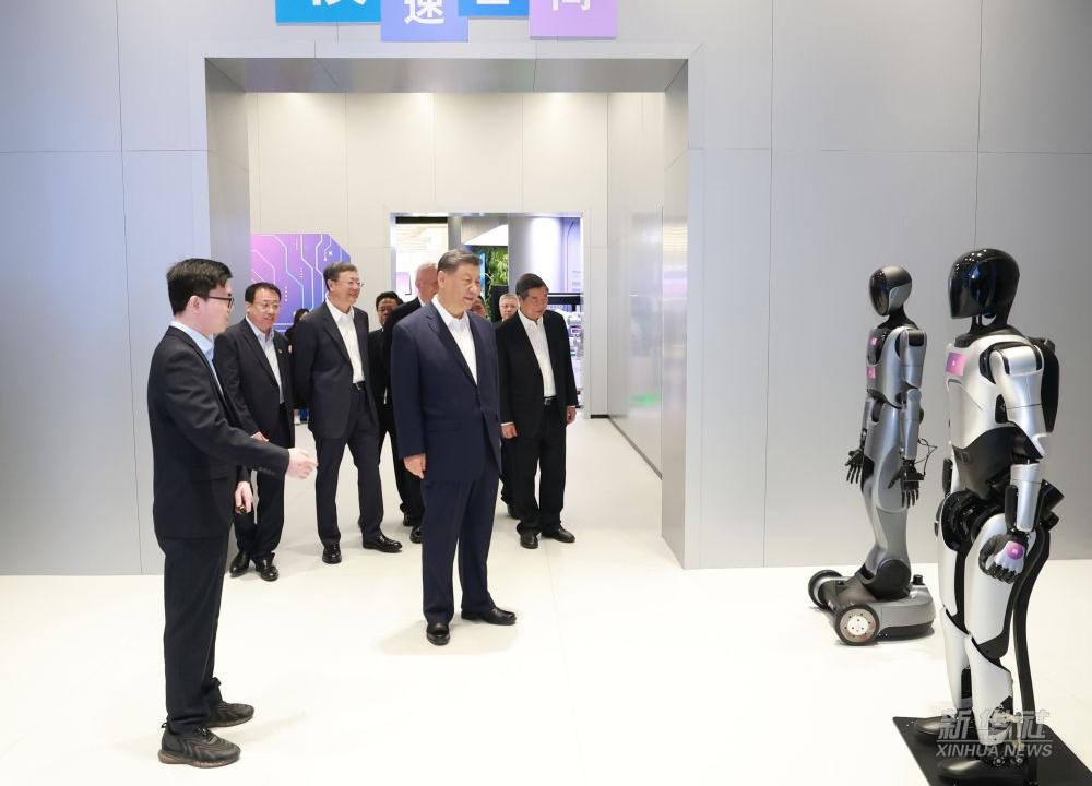 习近平总书记到上海调研，太阳成tyc7111cc森代表具身智能行业汇报进展